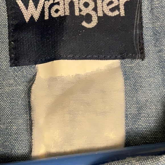 Wrangler Classic Denim Shirt - Picture 4 of 5